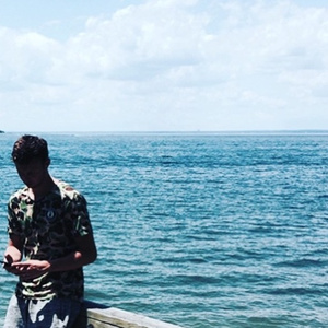 自慰⋯啊⋯嗯～出水了漫画
